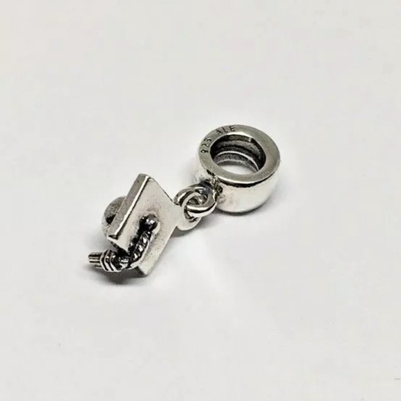 Pandora dangle graduation cap charm - Picture 8 of 8